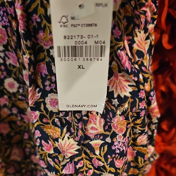 Old Navy NWT Floral Smocked Women's Crop Top Size XLarge - Picture 2 of 7